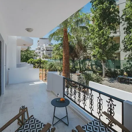 Mid-century Modern Garden Villa *